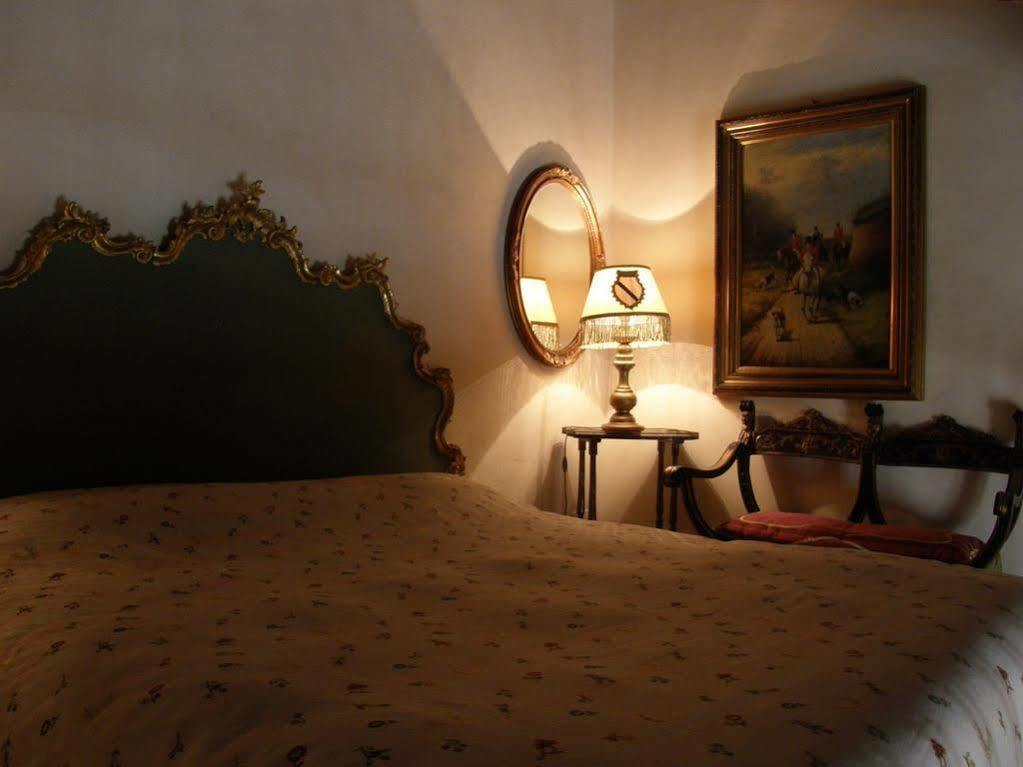 Hotel Castello Di Vigoleno Extérieur photo